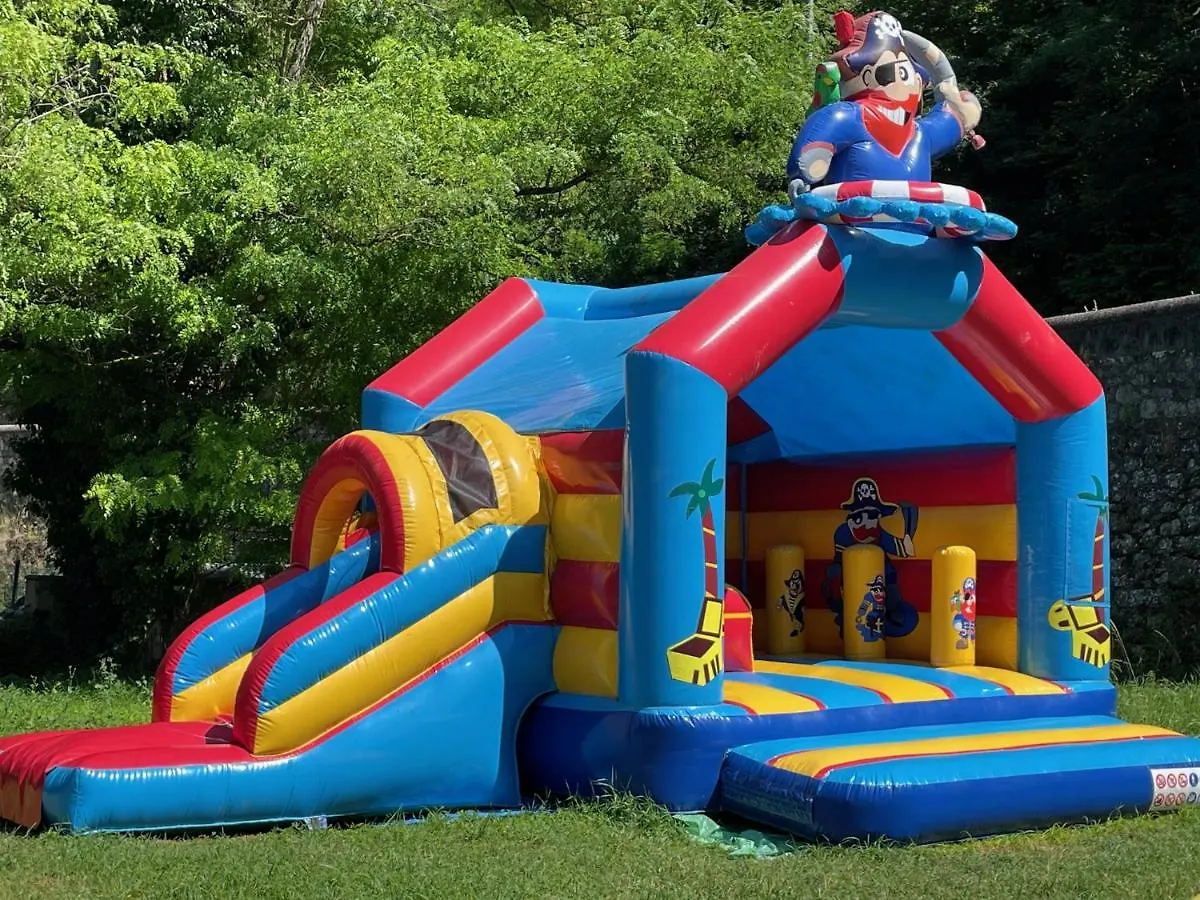 Camping Avec Piscine Et Riviere A Tournon Sur Rhone Ardeche 
