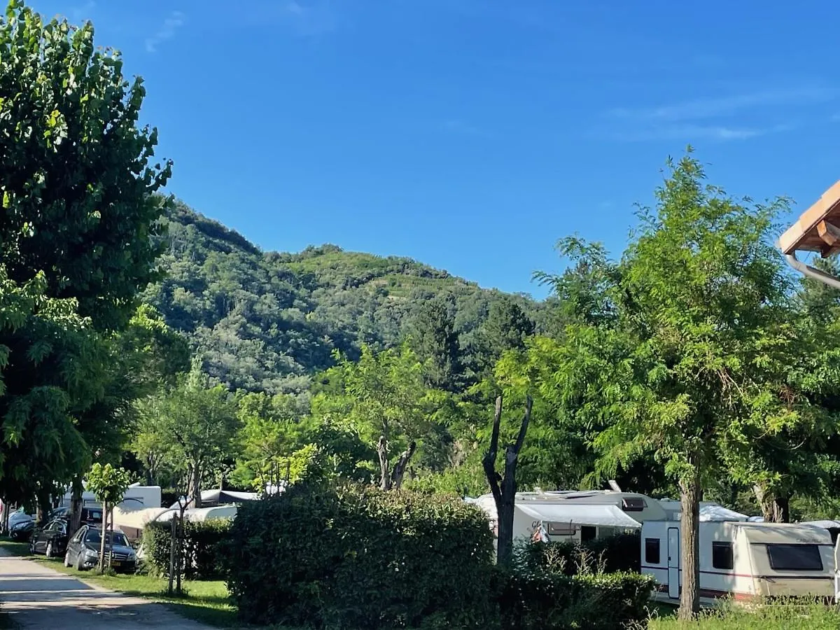 Camping Avec Piscine Et Riviere A Tournon Sur Rhone Ardeche 