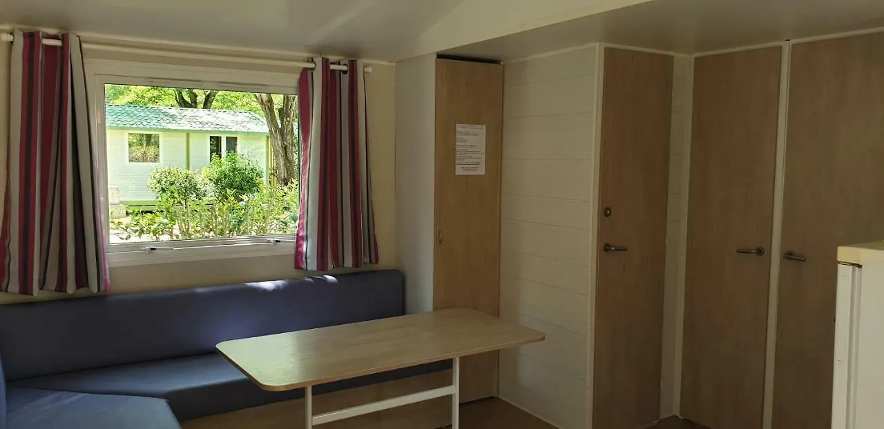 Camping Avec Piscine Et Riviere A Tournon Sur Rhone Ardeche 